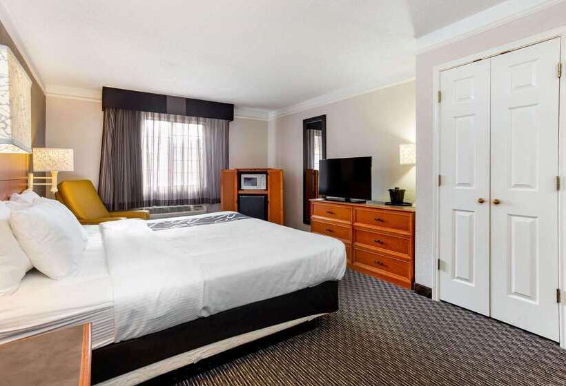 فندق La Quinta Inn By Wyndham Champaign