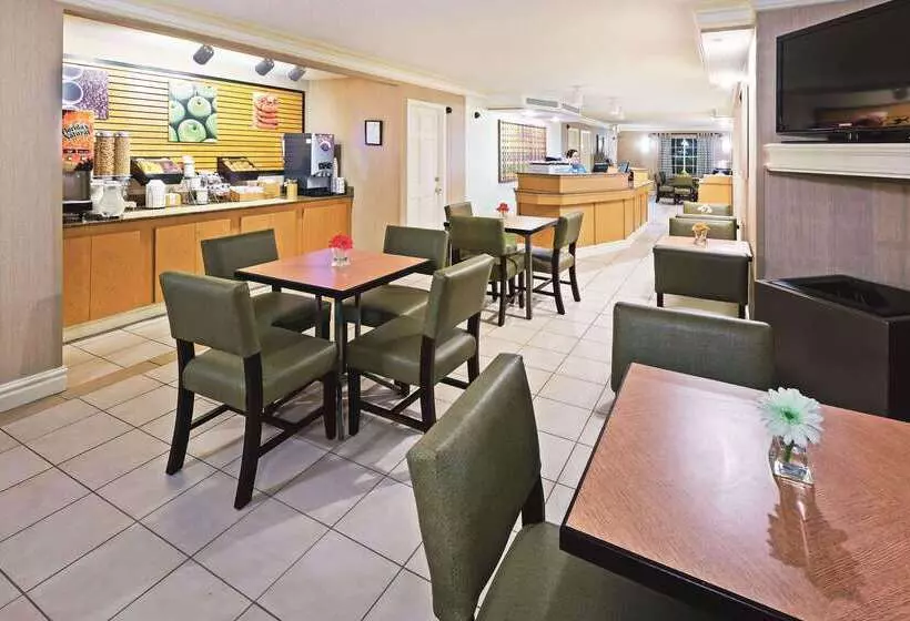 酒店 La Quinta Inn By Wyndham Corpus Christi North