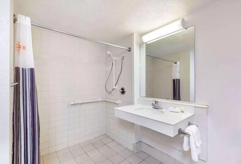 בית מלון כפרי La Quinta Inn By Wyndham El Paso West