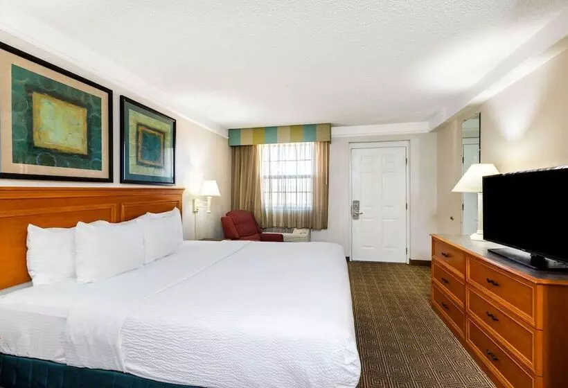 בית מלון כפרי La Quinta Inn By Wyndham El Paso West