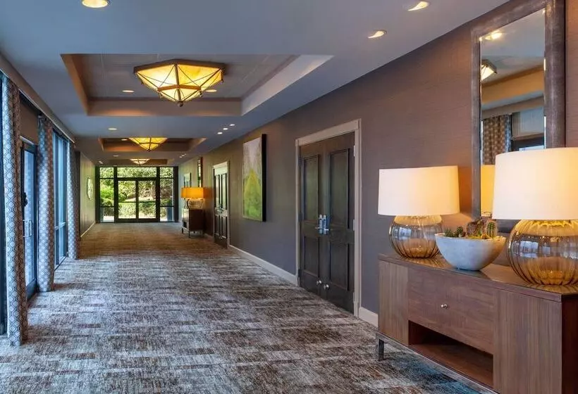 هتل Marriott Raleigh Durham Research Triangle Park