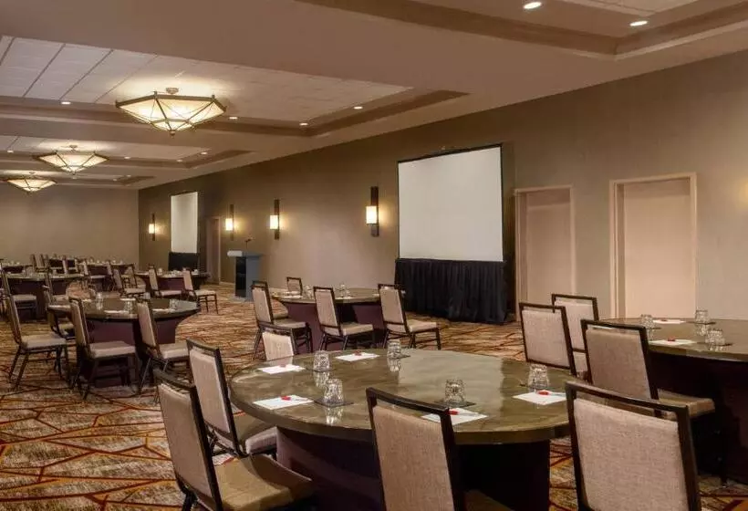 هتل Marriott Raleigh Durham Research Triangle Park