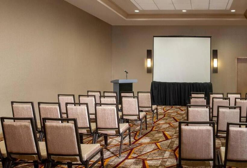 בית מלון כפרי Marriott Raleigh Durham Research Triangle Park