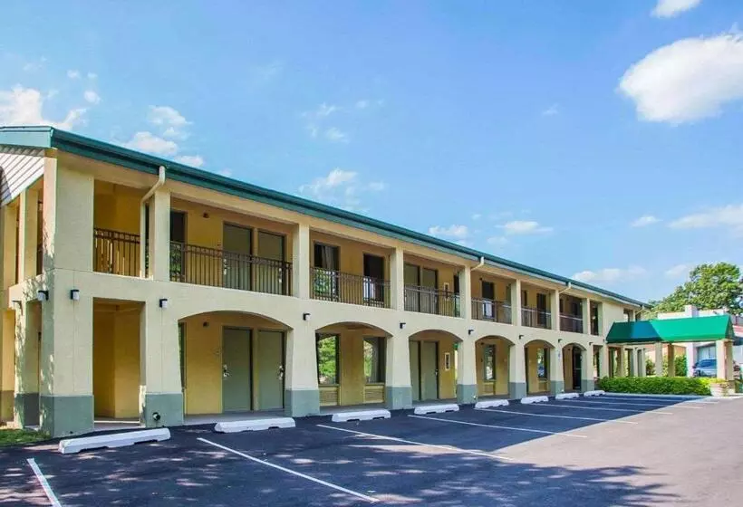 בית מלון כפרי Mcintosh Inn