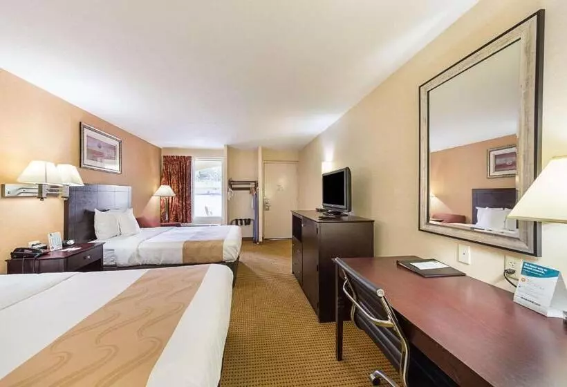 בית מלון כפרי Mcintosh Inn