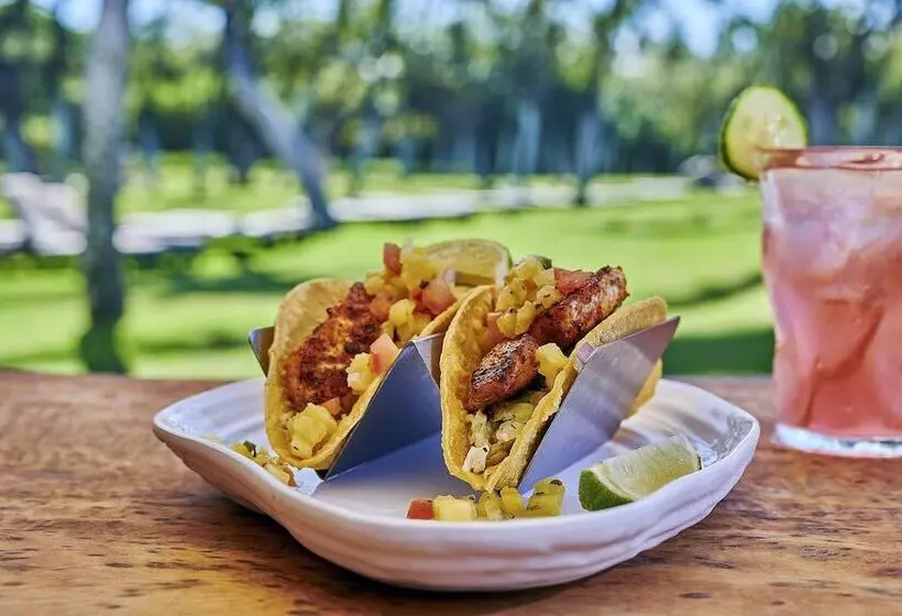 Mauna Kea Beach Hotel, Autograph Collection