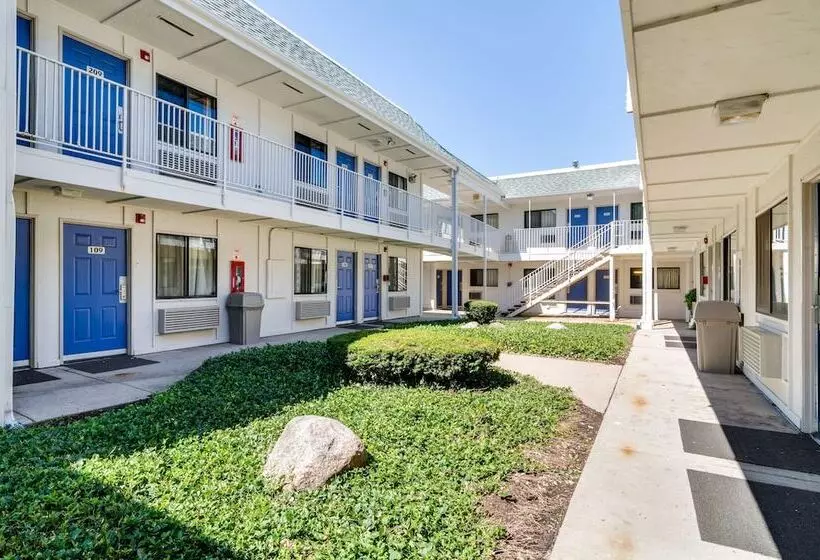 Motel 6 Schiller Park, Il   Chicago O Hare