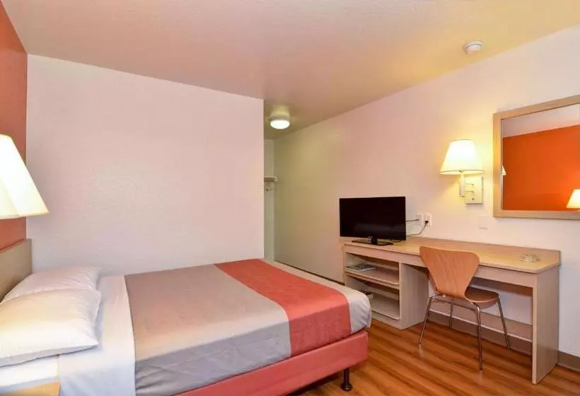 Motel 6 Palm Springs, Ca   East   Palm Canyon