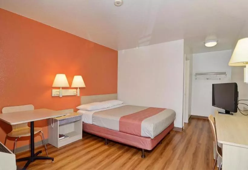 Motel 6 Palm Springs, Ca   East   Palm Canyon