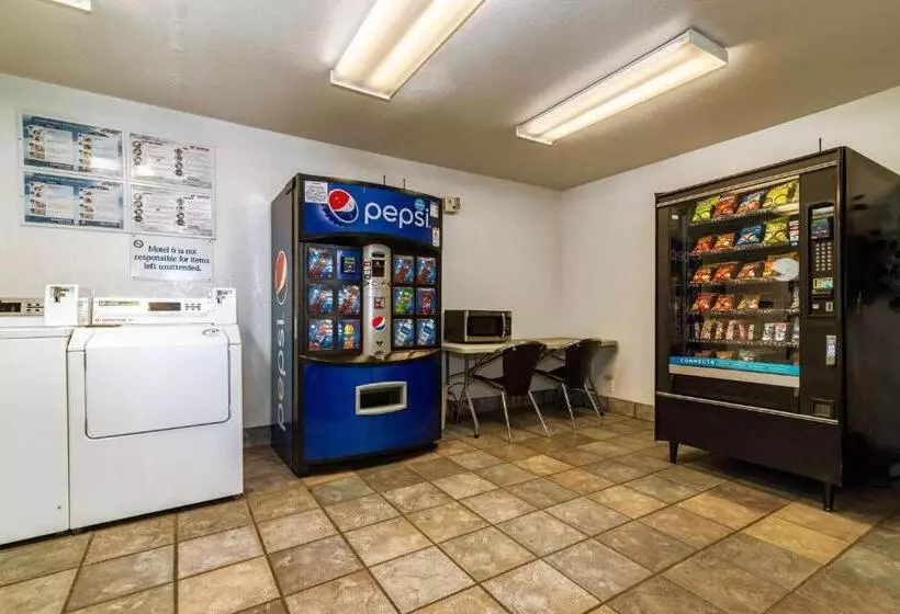 Motel 6 Palm Springs, Ca   East   Palm Canyon
