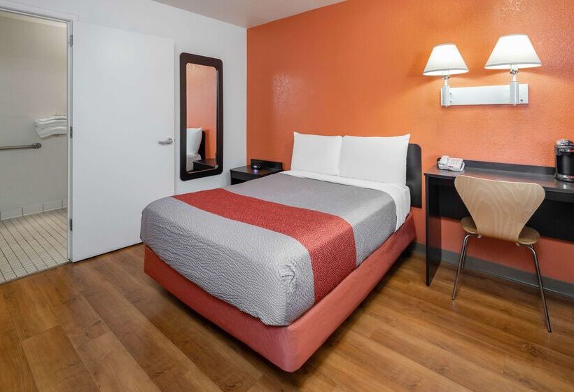 Motel 6 Ventura, Ca Beach