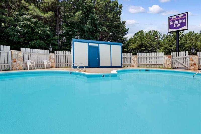 مُتل Knights Inn Austell