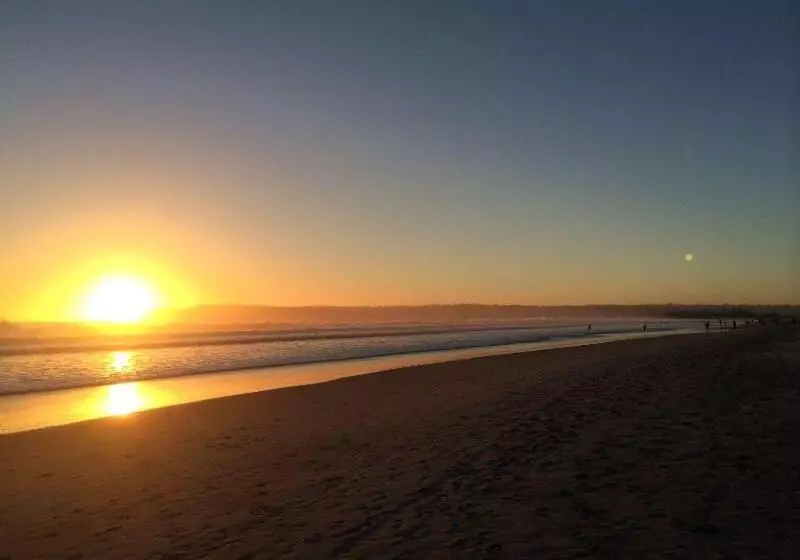 Мотель La Avenida Inn