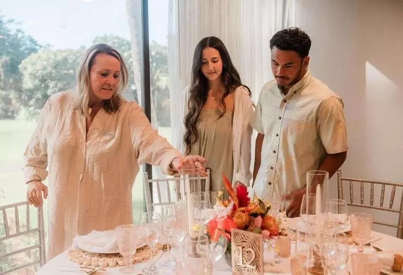 Outrigger Kona Resort And Spa