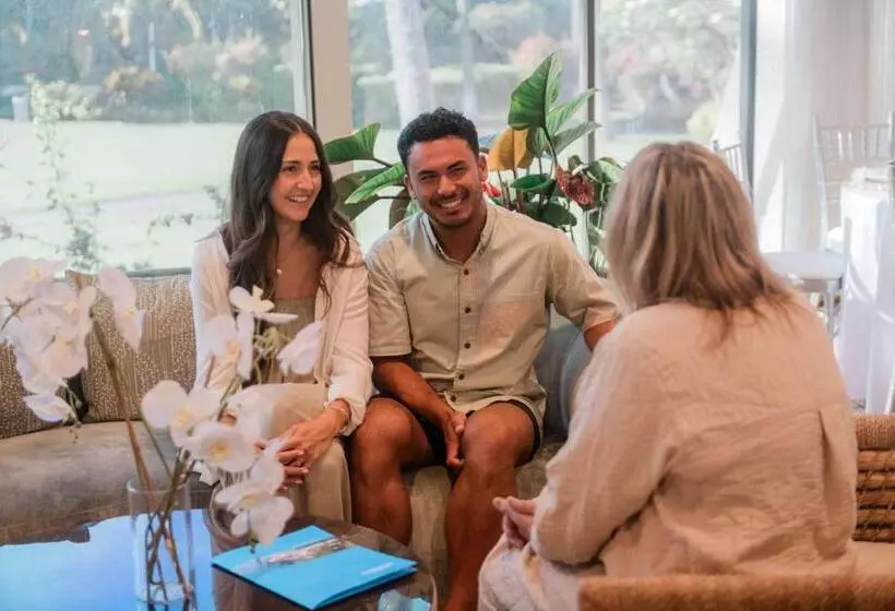 Outrigger Kona Resort And Spa