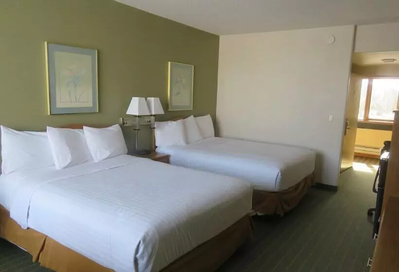 Hotel Baymont By Wyndham Fargo