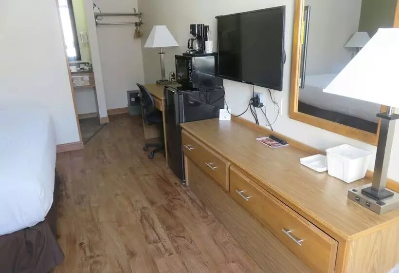 Hotel Baymont By Wyndham Fargo