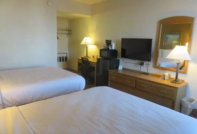 Hotel Baymont By Wyndham Fargo