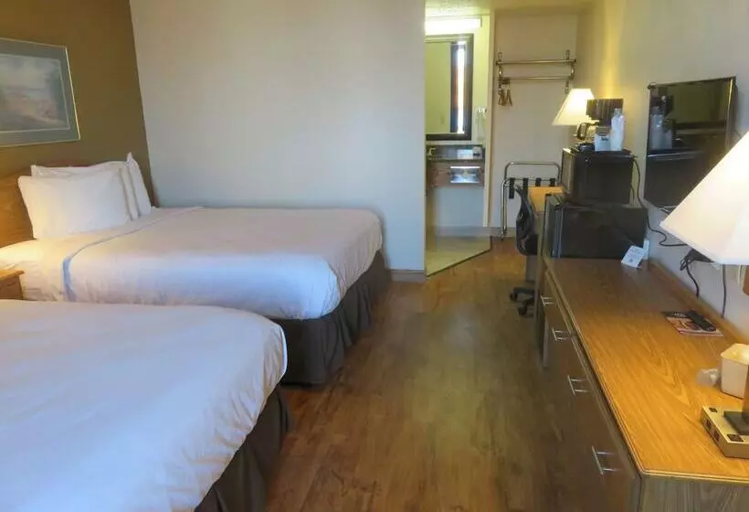 Hotel Baymont By Wyndham Fargo