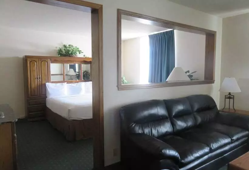 Hotel Baymont By Wyndham Fargo