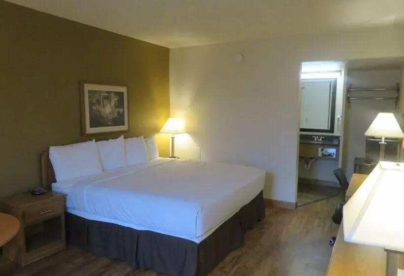 Hotel Baymont By Wyndham Fargo