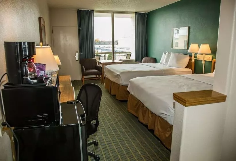 Hotel Baymont By Wyndham Fargo