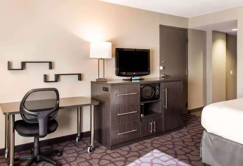 Отель Comfort Inn Largowashington Dc East