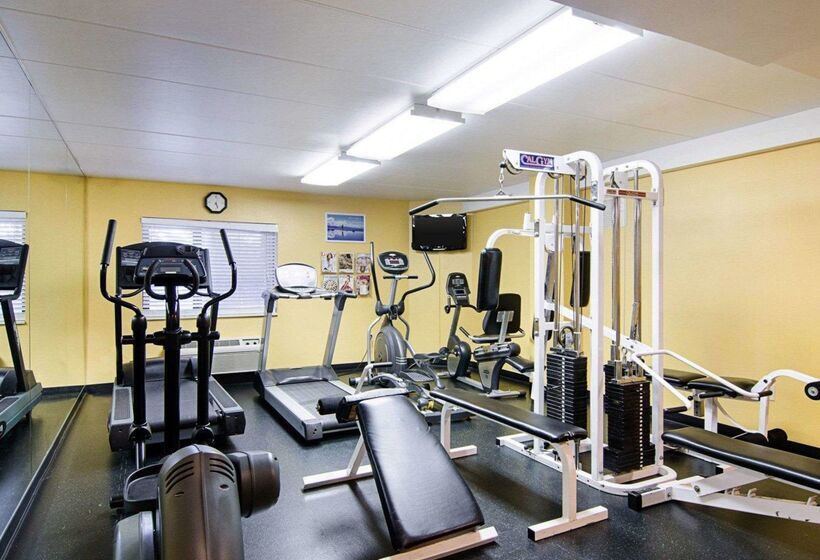 בית מלון כפרי Comfort Inn University Center