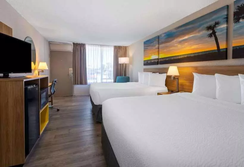 호텔 Days Inn By Wyndham Titusville Kennedy Space Center