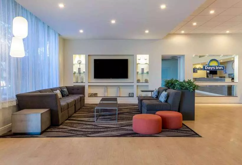 호텔 Days Inn By Wyndham Titusville Kennedy Space Center