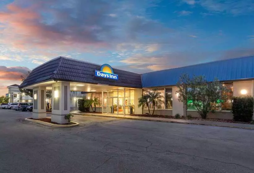 호텔 Days Inn By Wyndham Titusville Kennedy Space Center