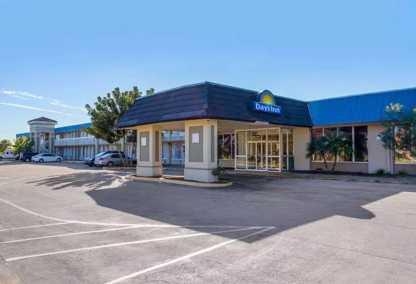 호텔 Days Inn By Wyndham Titusville Kennedy Space Center