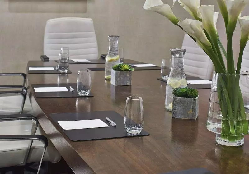 Delta Hotels By Marriott Philadelphia Airport