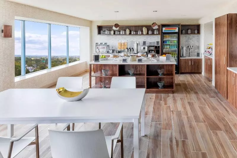 Delta Hotels By Marriott Philadelphia Airport