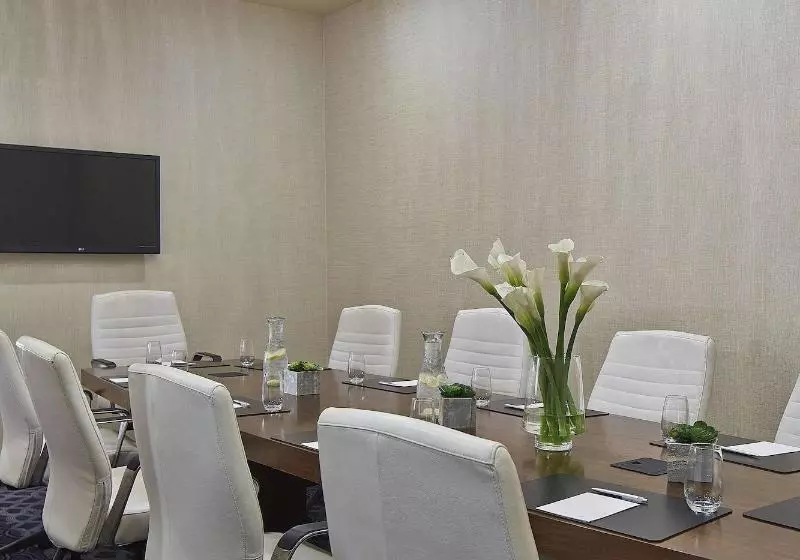 Delta Hotels By Marriott Philadelphia Airport