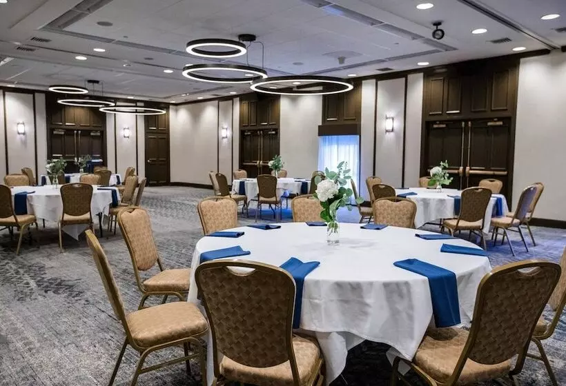 Delta Hotels By Marriott Burlington