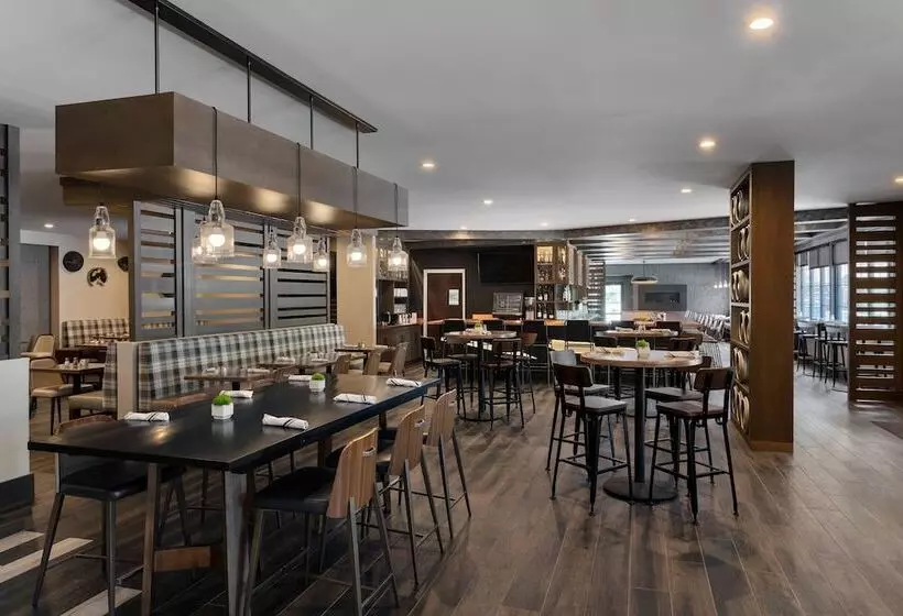 Delta Hotels By Marriott Burlington