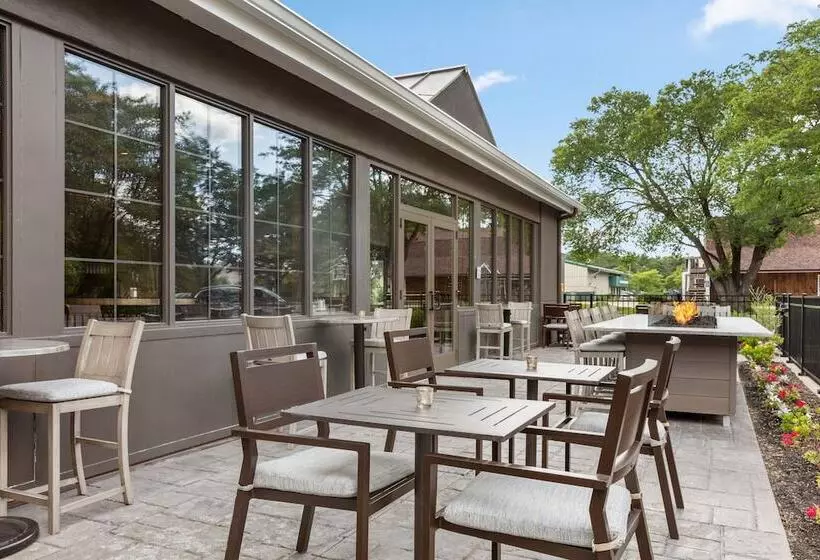 Delta Hotels By Marriott Burlington