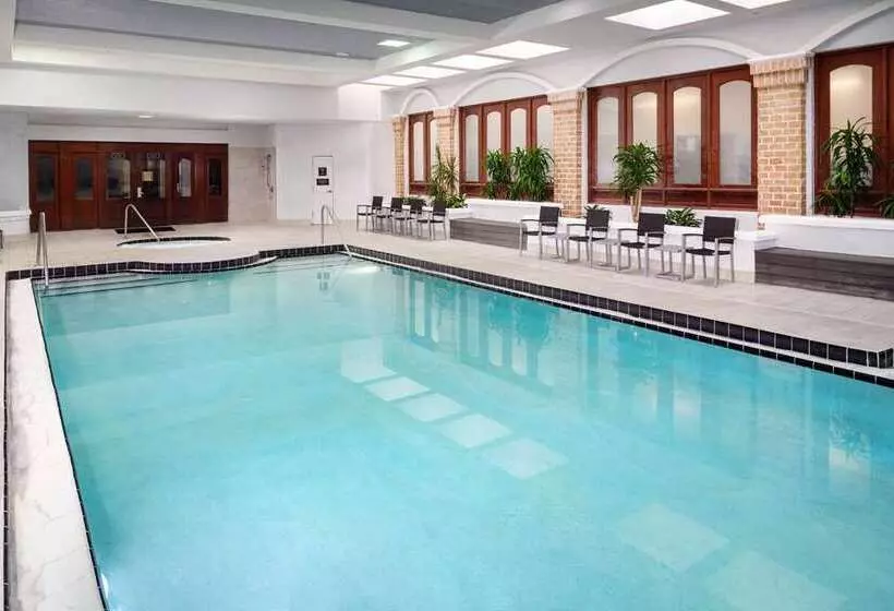 فندق Embassy Suites By Hilton Orlando North