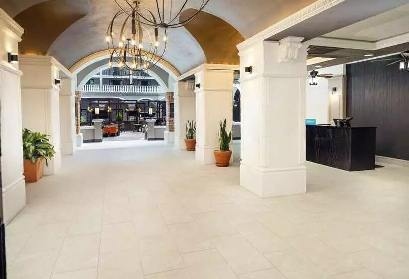 فندق Embassy Suites By Hilton Orlando North