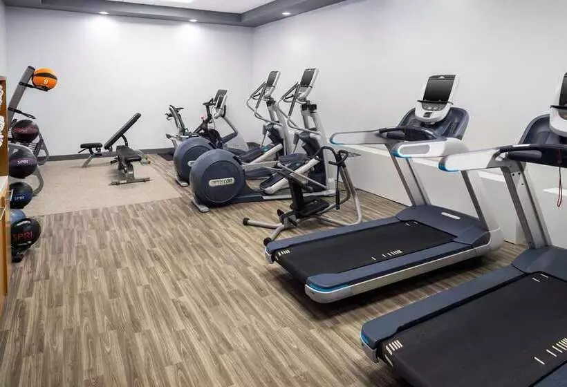 فندق Embassy Suites By Hilton Orlando North