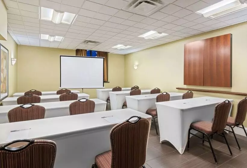 호텔 Hampton Inn Danbury