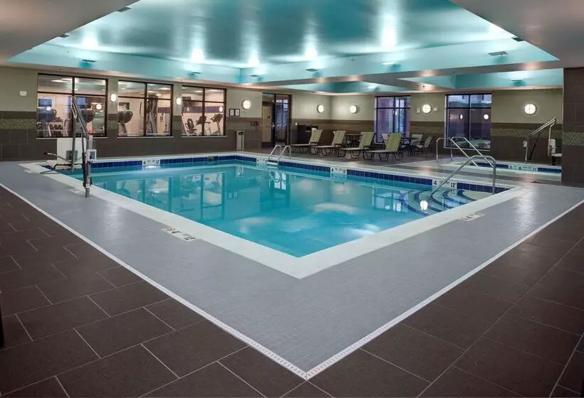 هتل Hampton Inn & Suites Syracuse North Airport Area