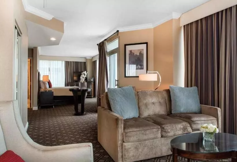 ホテル Omni Severin