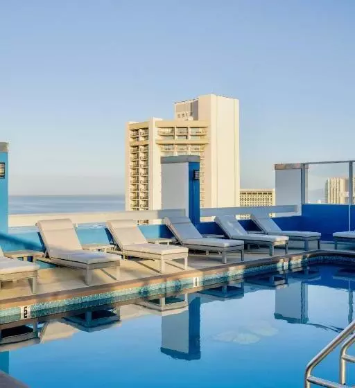 בית מלון כפרי Pacific Monarch