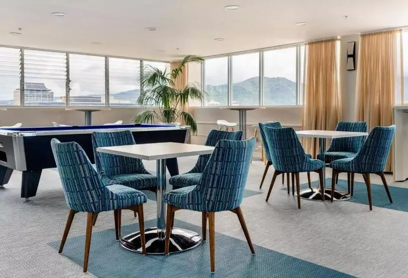 בית מלון כפרי Pacific Monarch