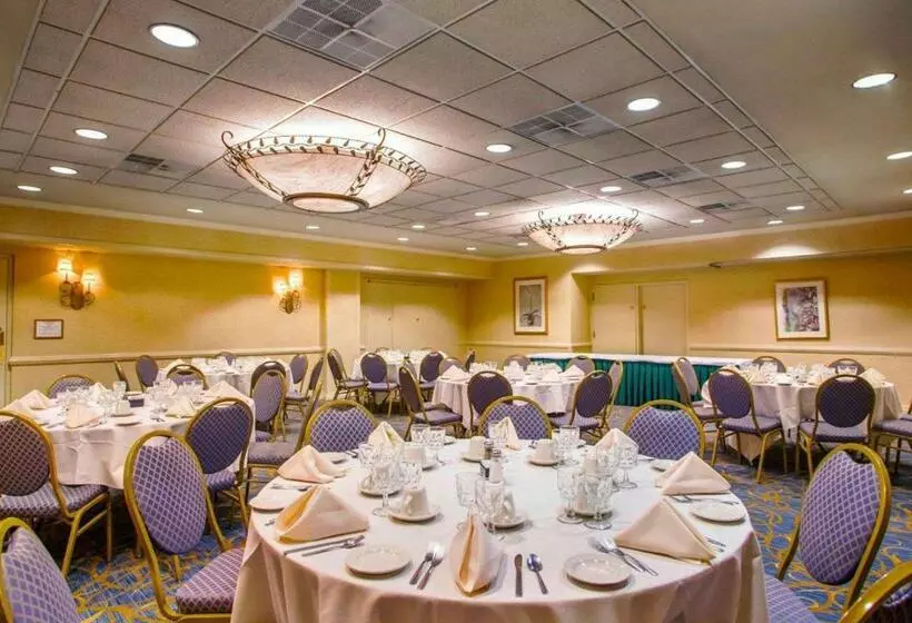 فندق Quality Inn Meadowlands