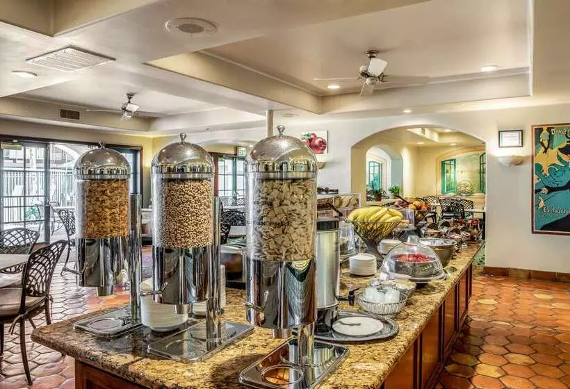 בית מלון כפרי Quality Suites Downtown San Luis Obispo