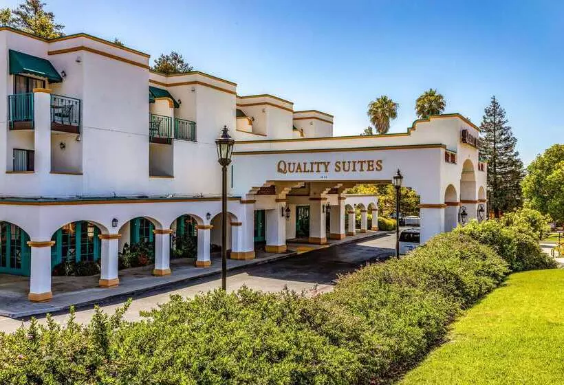 בית מלון כפרי Quality Suites Downtown San Luis Obispo