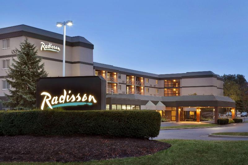 هتل Radisson Akron Fairlawn Copley